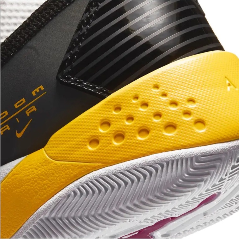 Jordan Zoom ‘92 - Picture 7 of 9